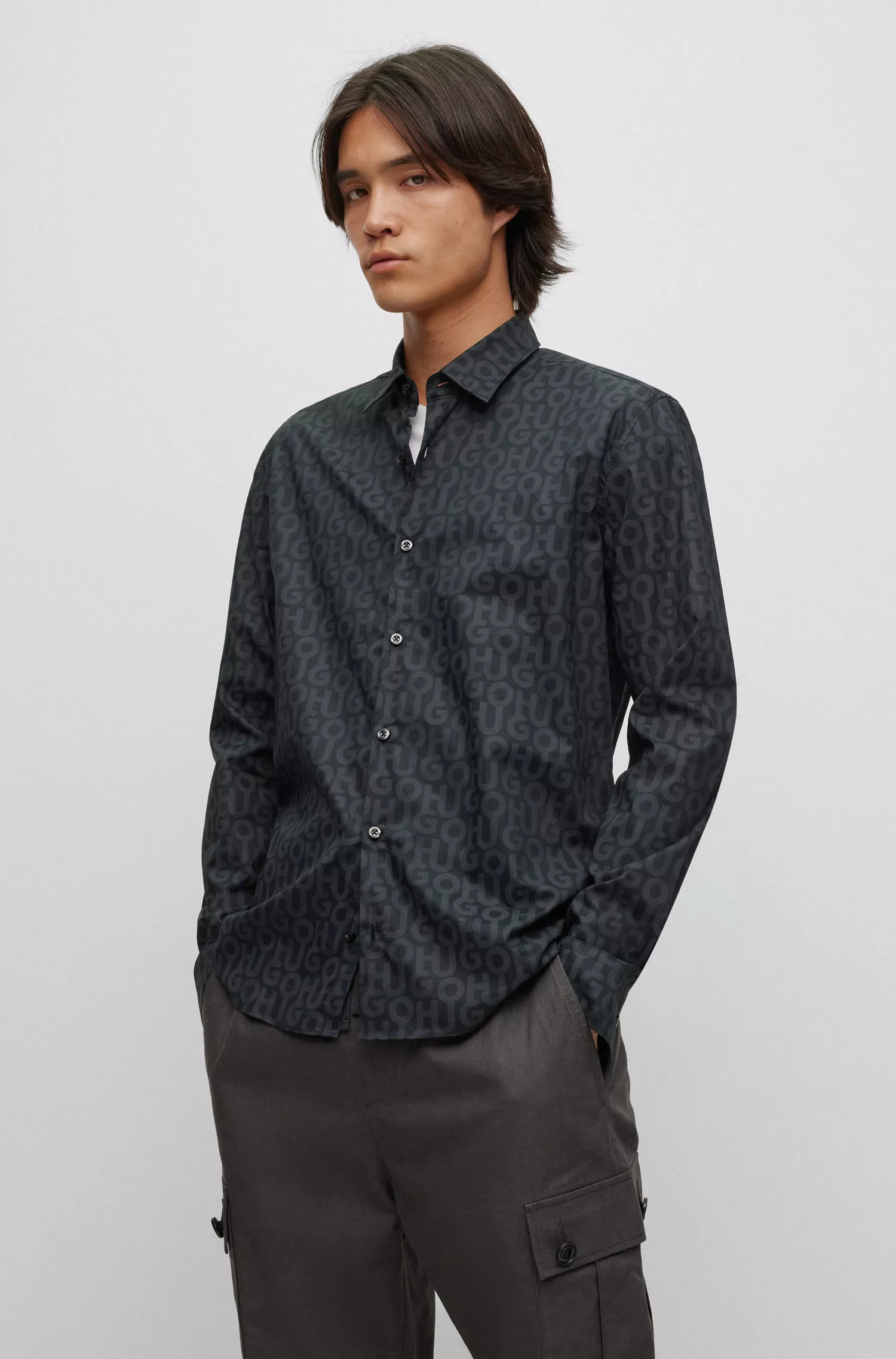 Camisa HUGO vermelha, corte slim, em popeline de algodão estampado.