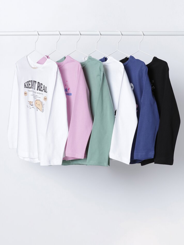 Pacote com 6 camisetas de manga comprida estampadas - Pretas