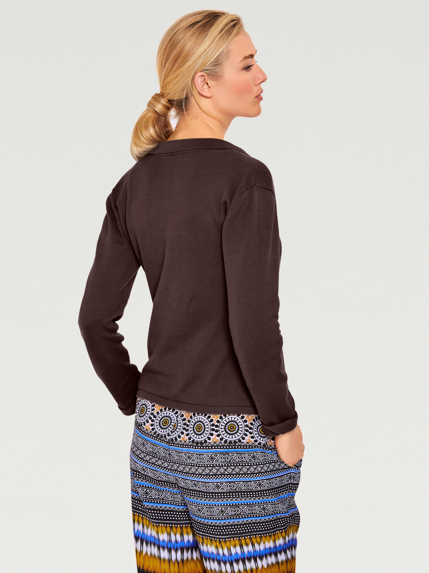 Veste en tricot fin superbe basique avec poches plaquées