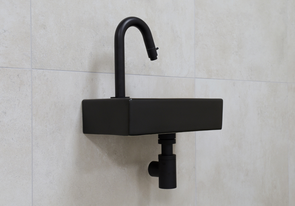 Mueller Mini Rhea zwarte fonteinset met gebogen fonteinkraan links in de kleur zwart