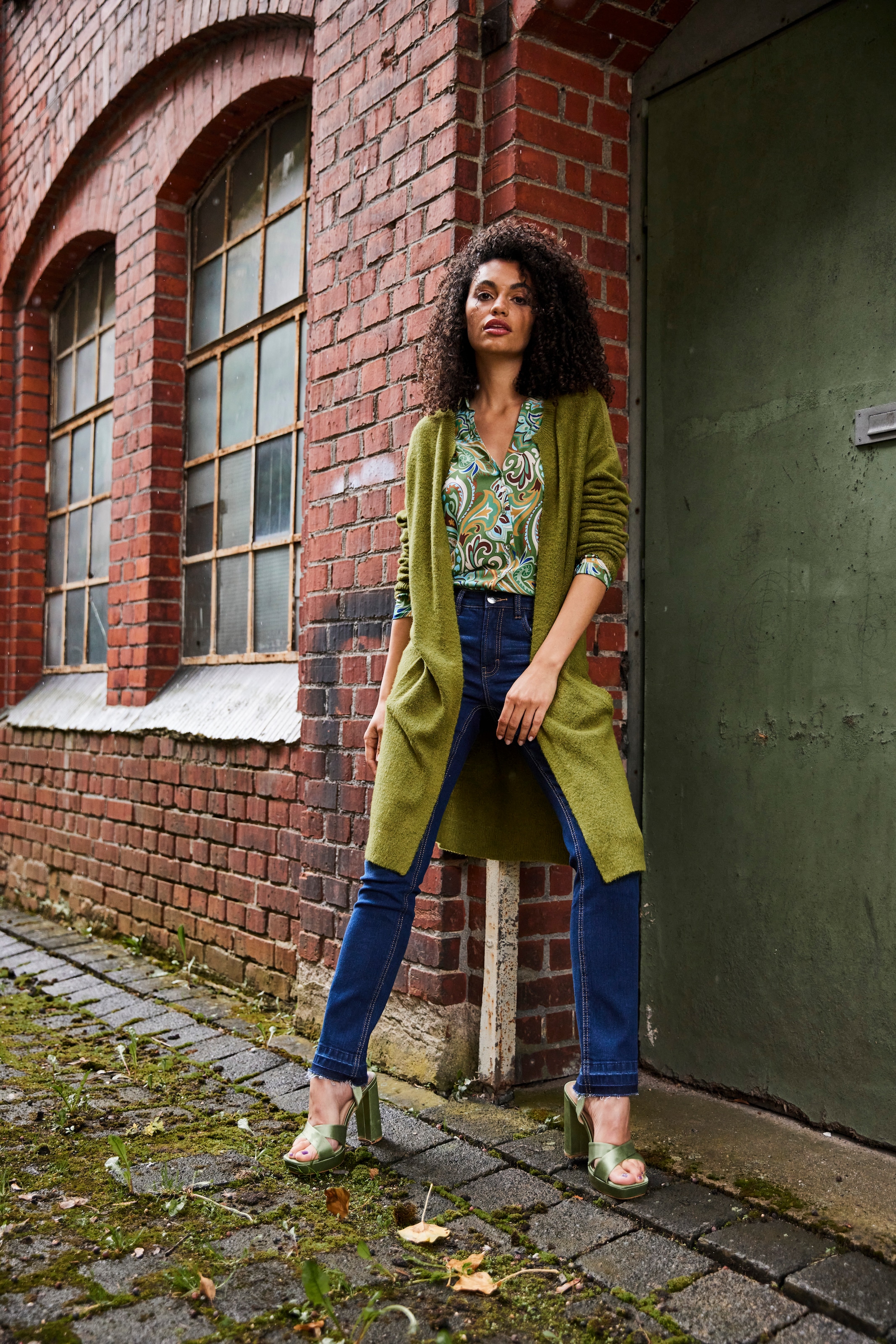 Aniston CASUAL Strickjacke , im Oversize Look