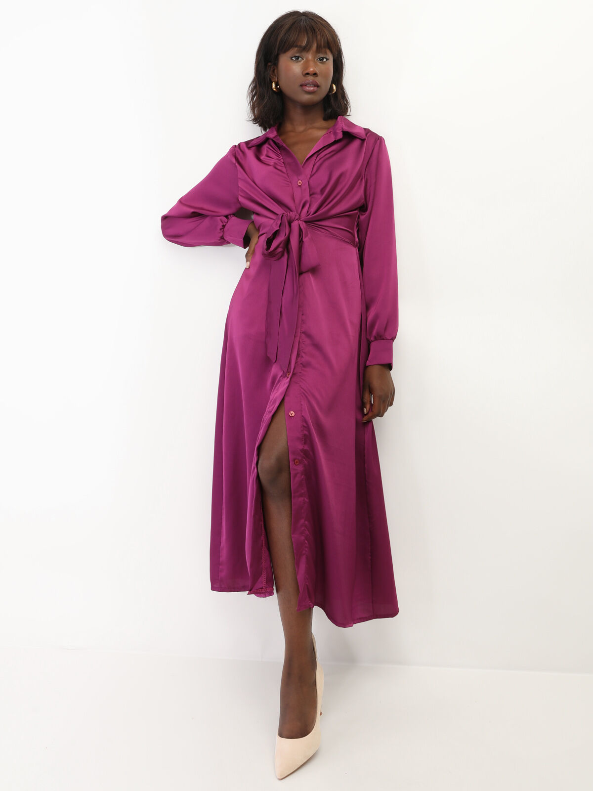 Robe chemise longue et satinée à nouer- Fuchsia foncé