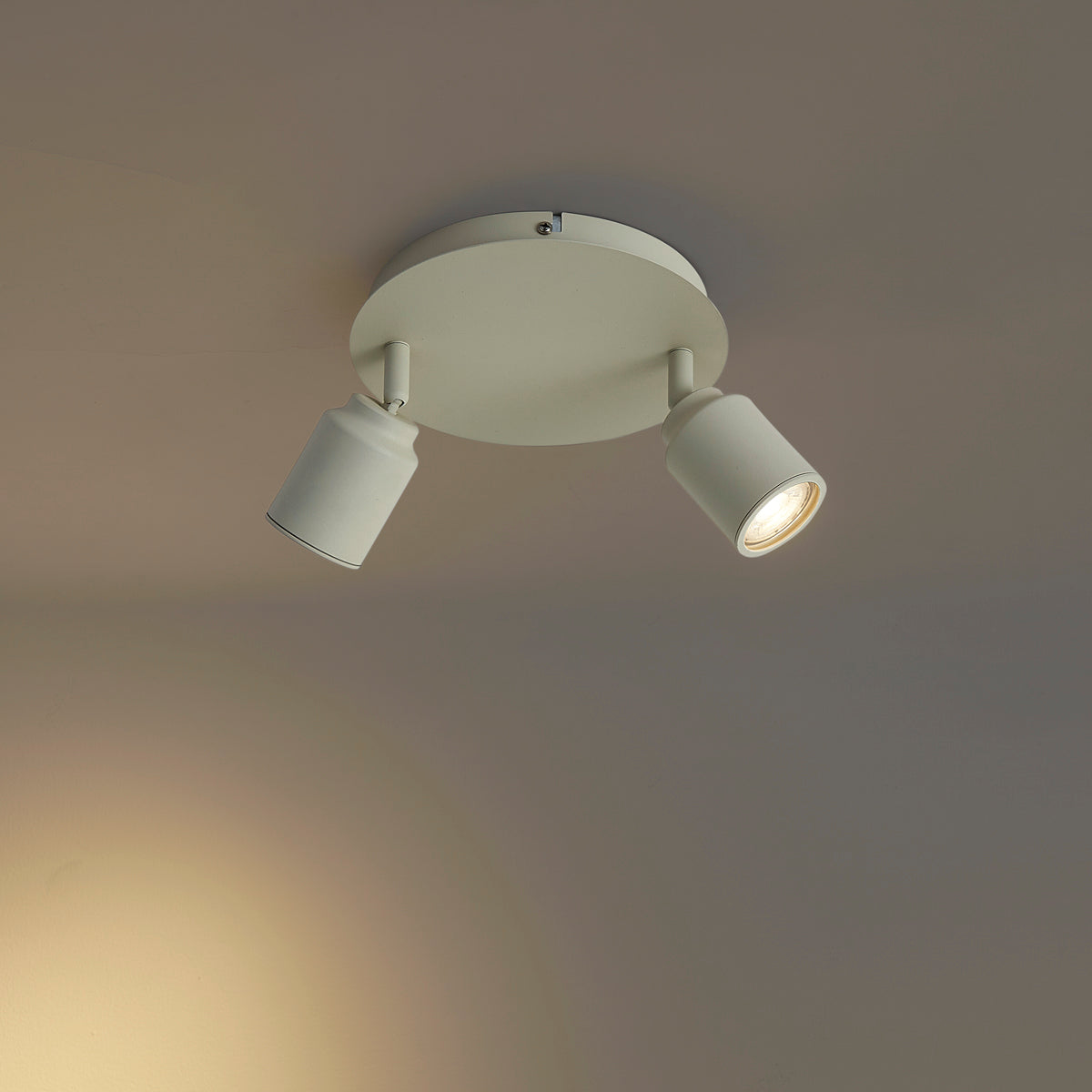 QAZQA Moderne badkamer spot beige 2-lichts IP44 - Ducha