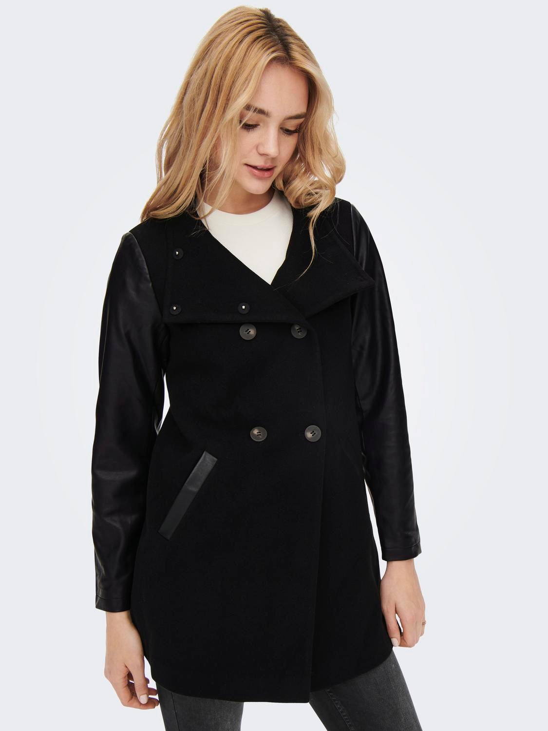ONLEMMA Mantel Black