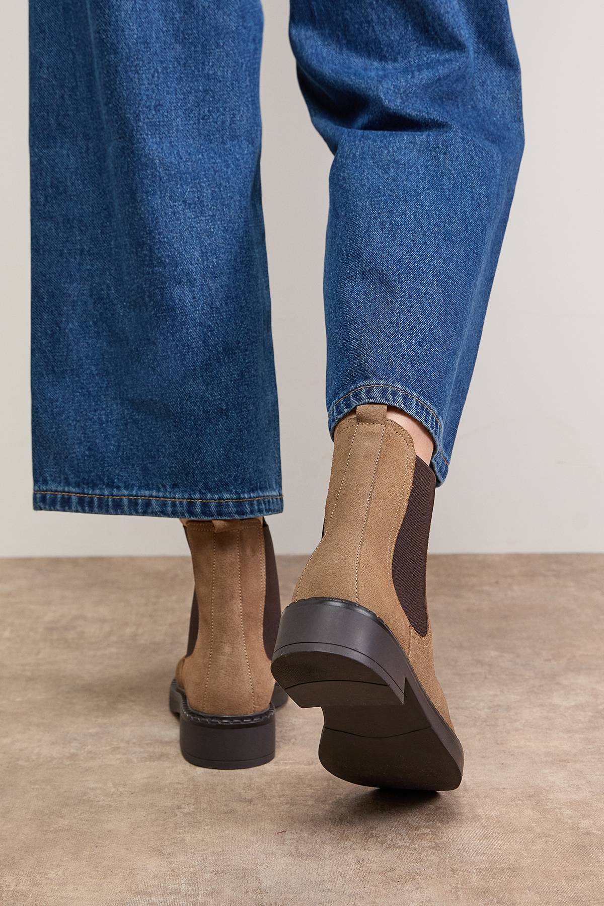 Oasis Bottines Chelsea Betty en Daim Véritable à Semelle Épaisse