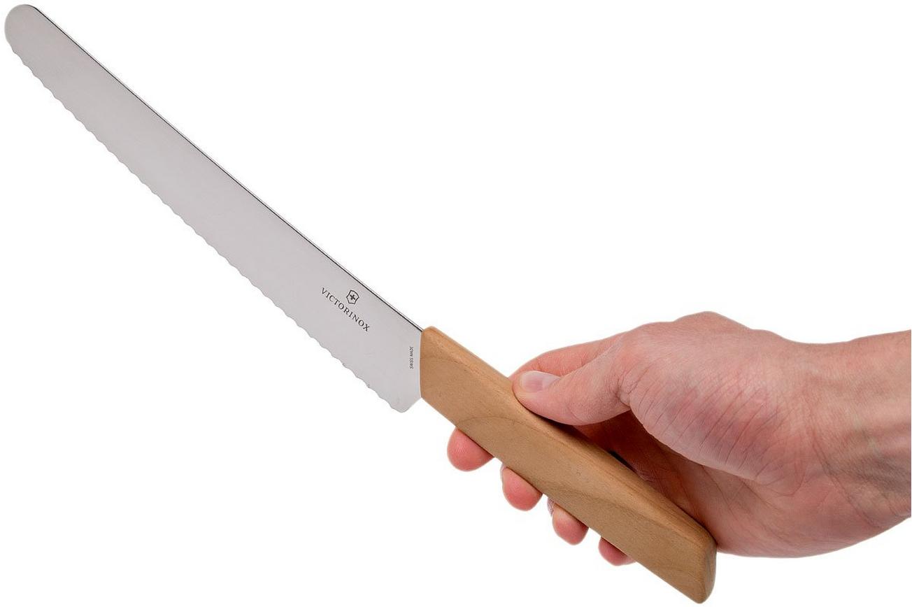 Victorinox Swiss Modern broodmes 22 cm, walnotenhout