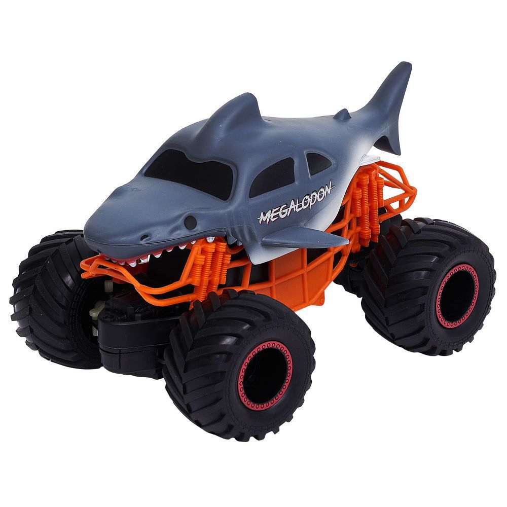 Voiture radiocommandée requin