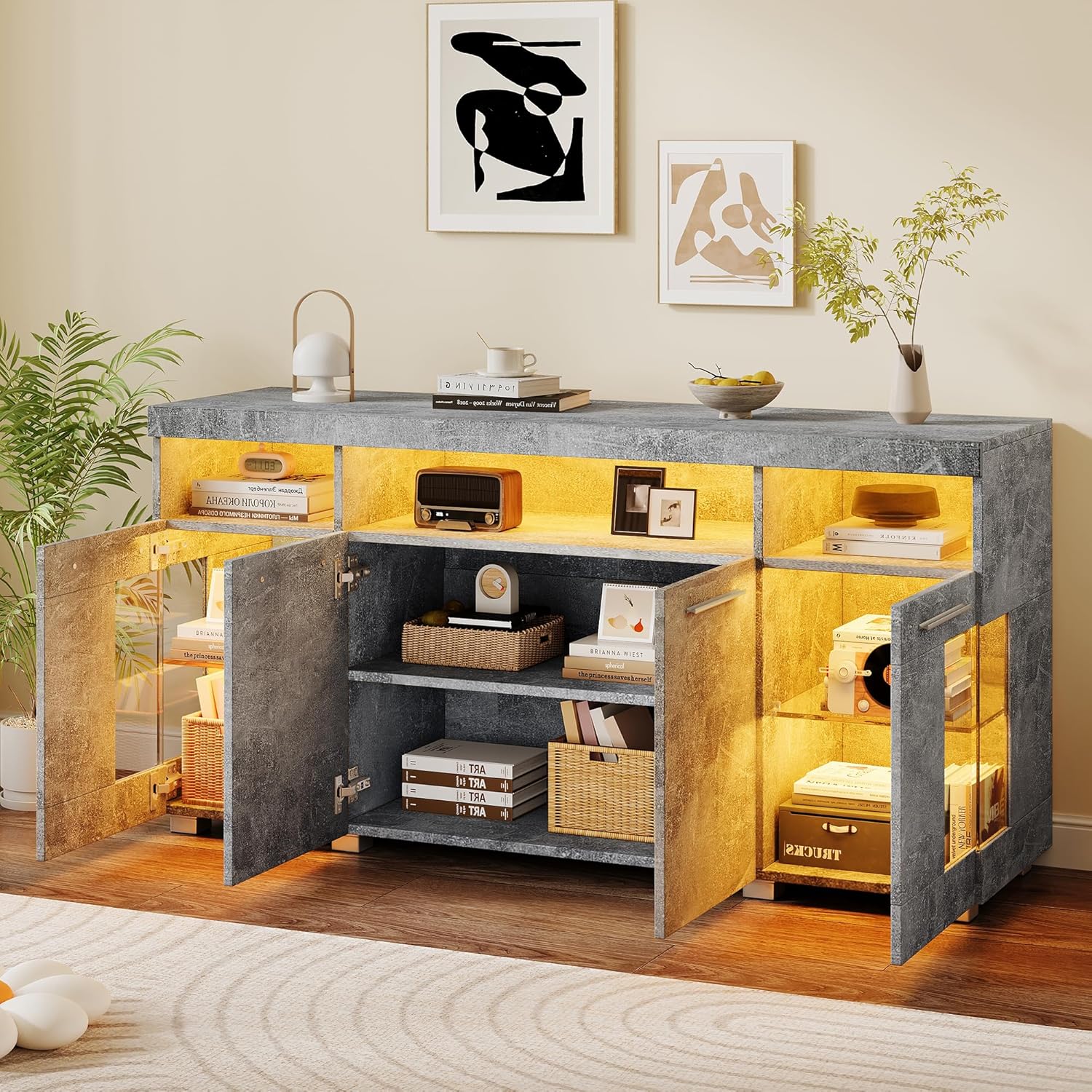 Merax Sideboard mit LED-Beleuchtung, Hochglanz Kommode Anrichte Schrank mit 4 Türen & Offene Staufächer, Mehrzweckschrank mit Glastüren, Aufbewahrungsschrank für Wohnzimmer, Esszimmer, Zementfarbener