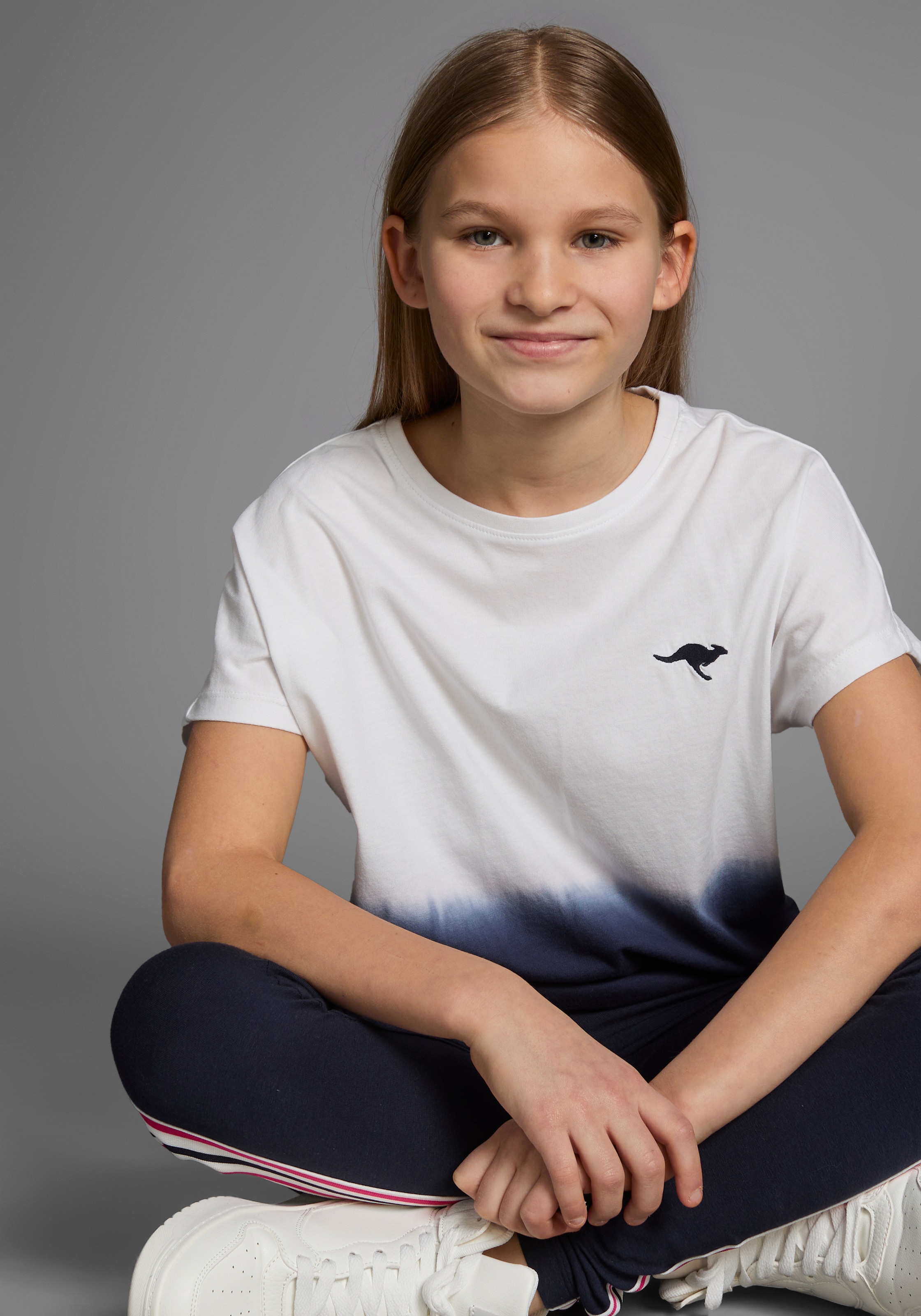 KangaROOS T-Shirt »mit Farbverlauf und Logodruck«, Kurzarm,  weite Fledermausärmel,  modisches Batikmuster
