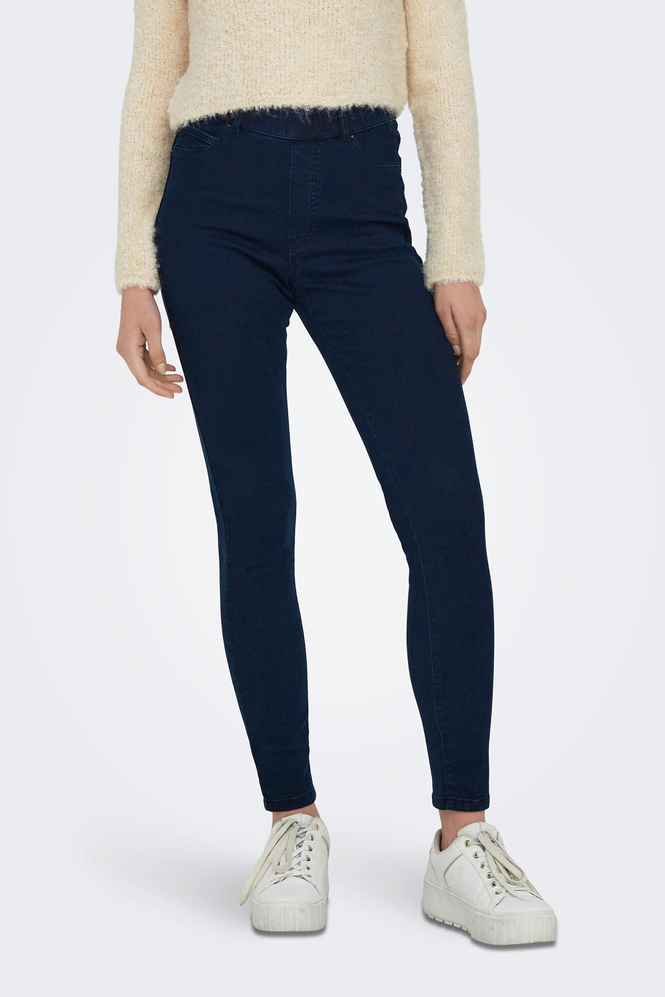 Calça jeans skinny tingida com elastano