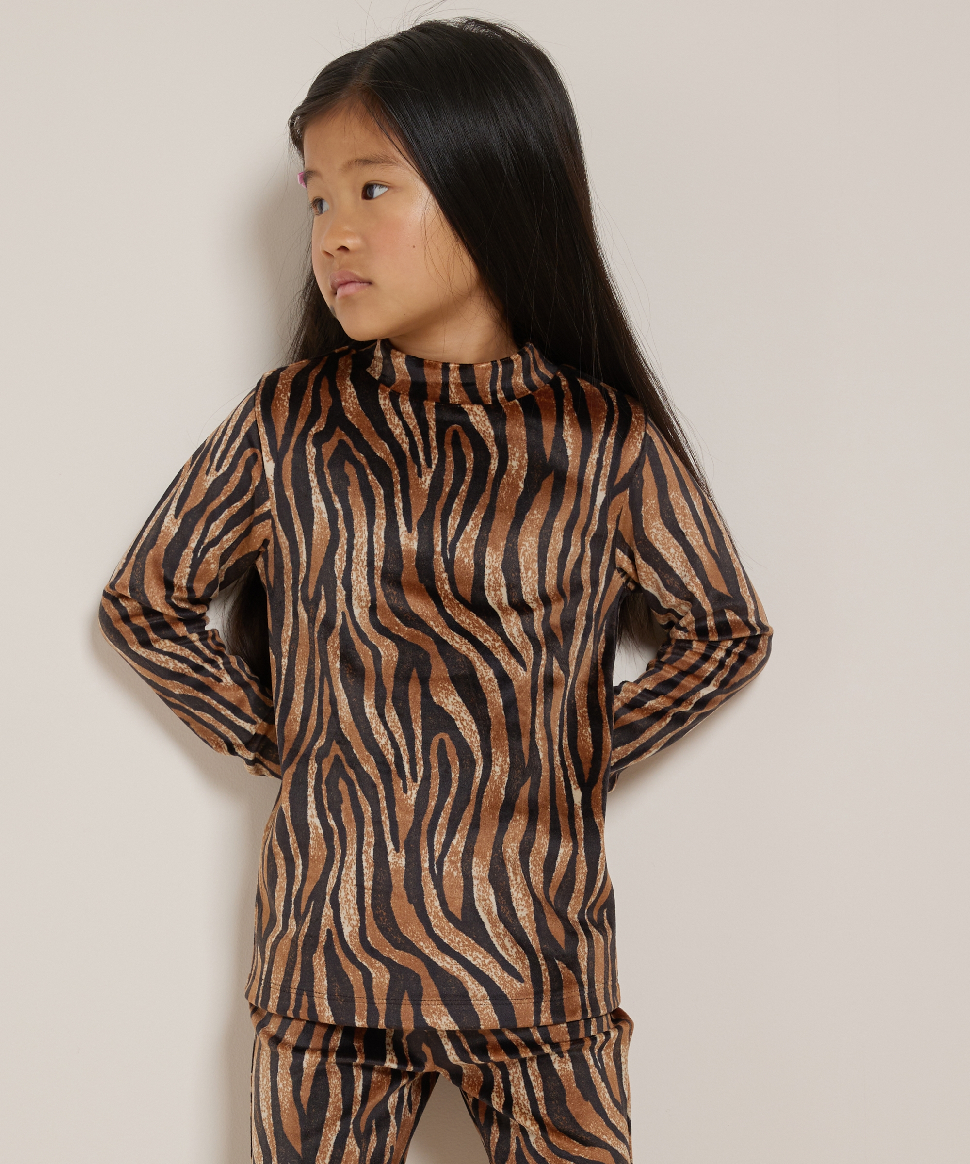 velvet top met print