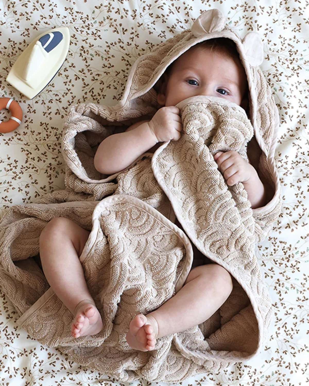 Badehåndkle Baby m/ Hette | 80×80 cm – 100% Øko Bomull