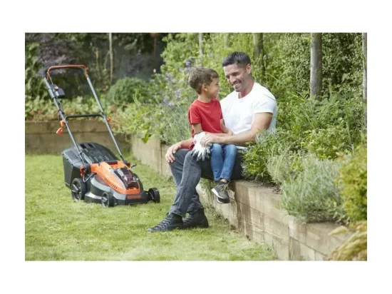 Tondeuse sans fil BLACK + DECKER - 38 cm - Livree avec 2 batteries Lithium 36 V / 2Ah et 1 Chargeur - CLM3820L2-QW