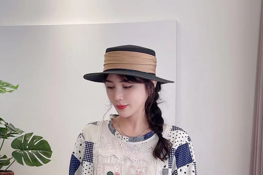 Aigan - Blouse met pofmouwen en kantversiering