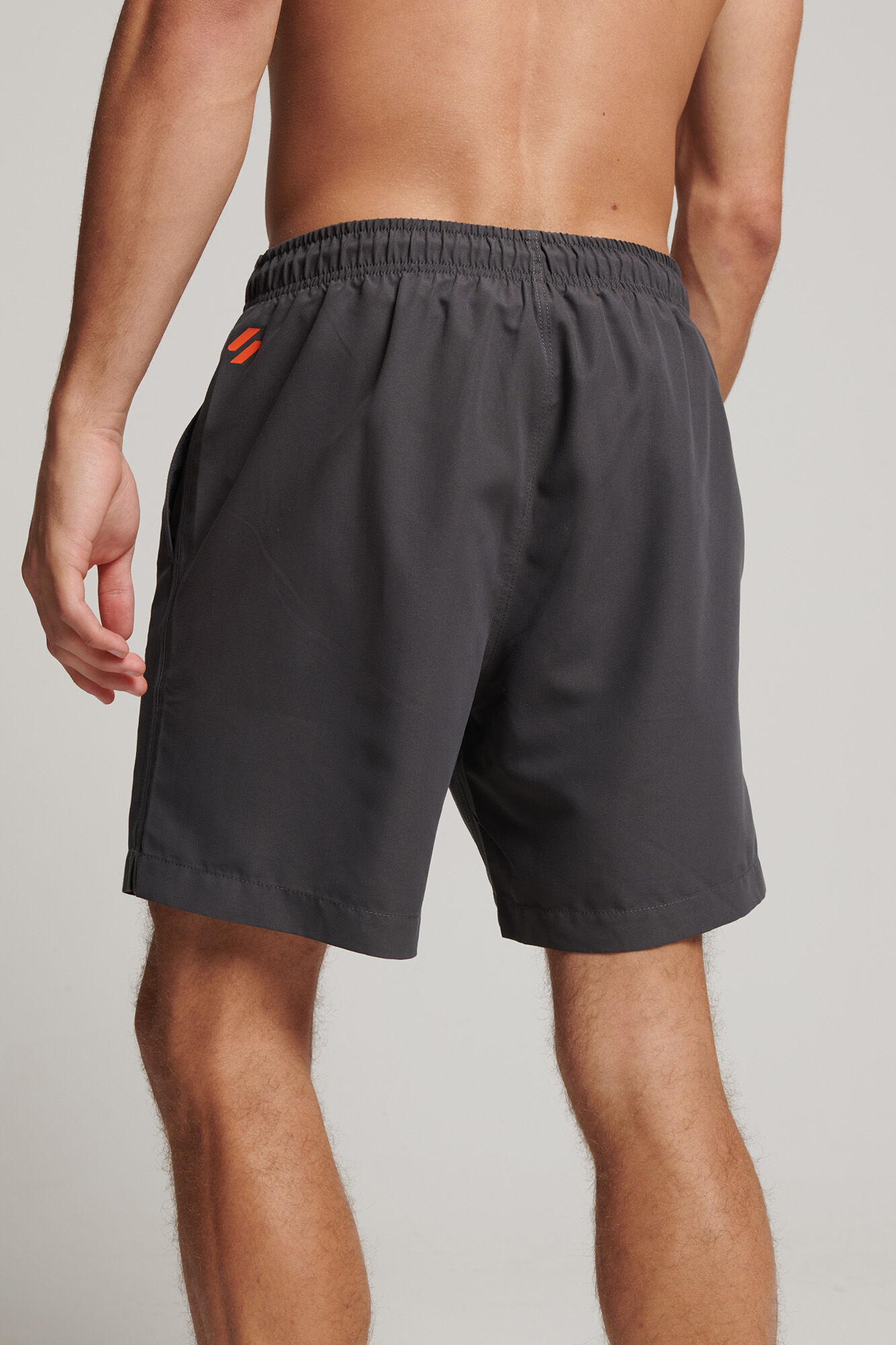 Calção de banho Code Core Sport de 17 polegadas - Marrom escuro