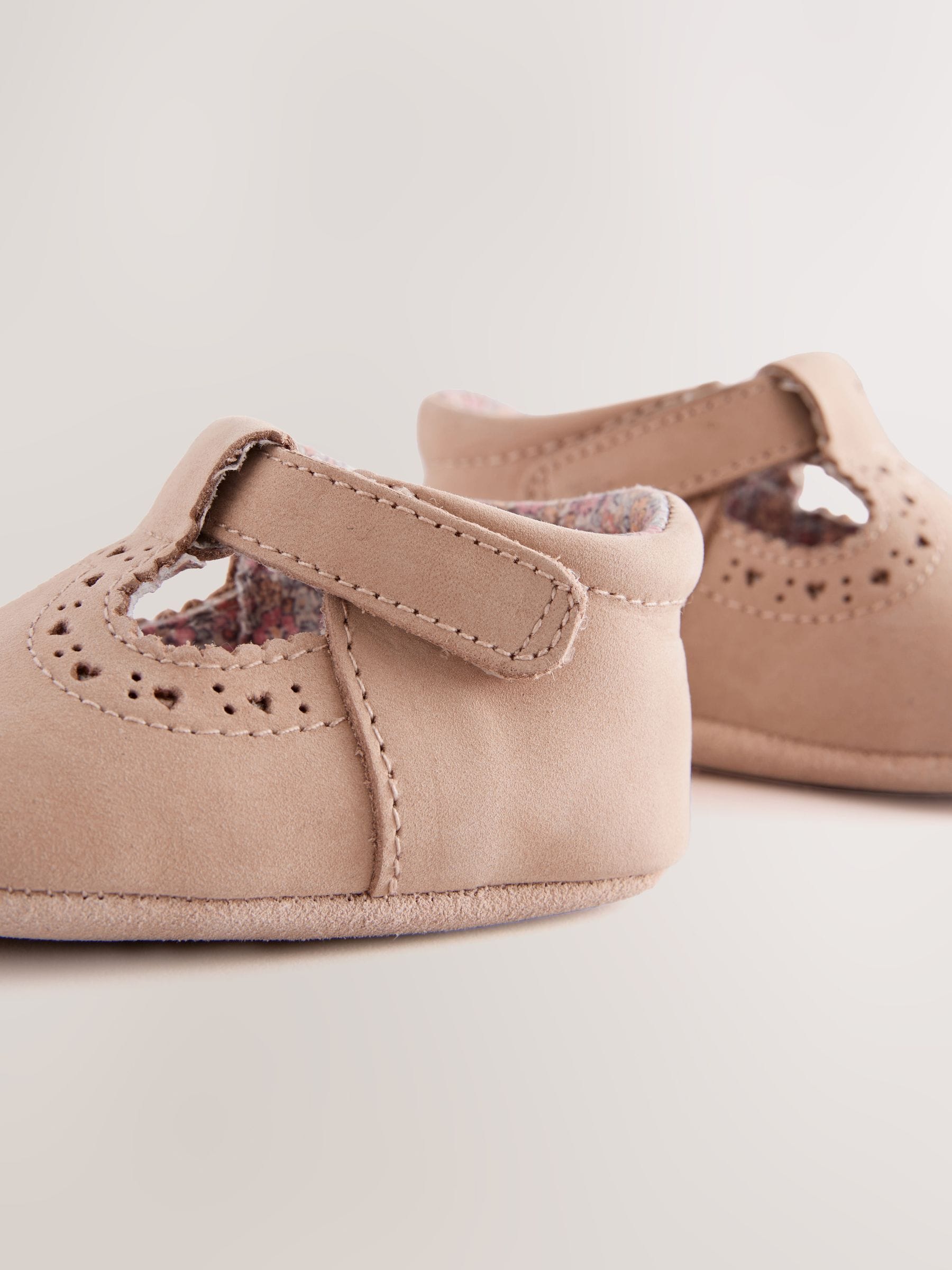 Lichtbruin - Leren babyschoen met T-bandje (0 - 24 mnd)