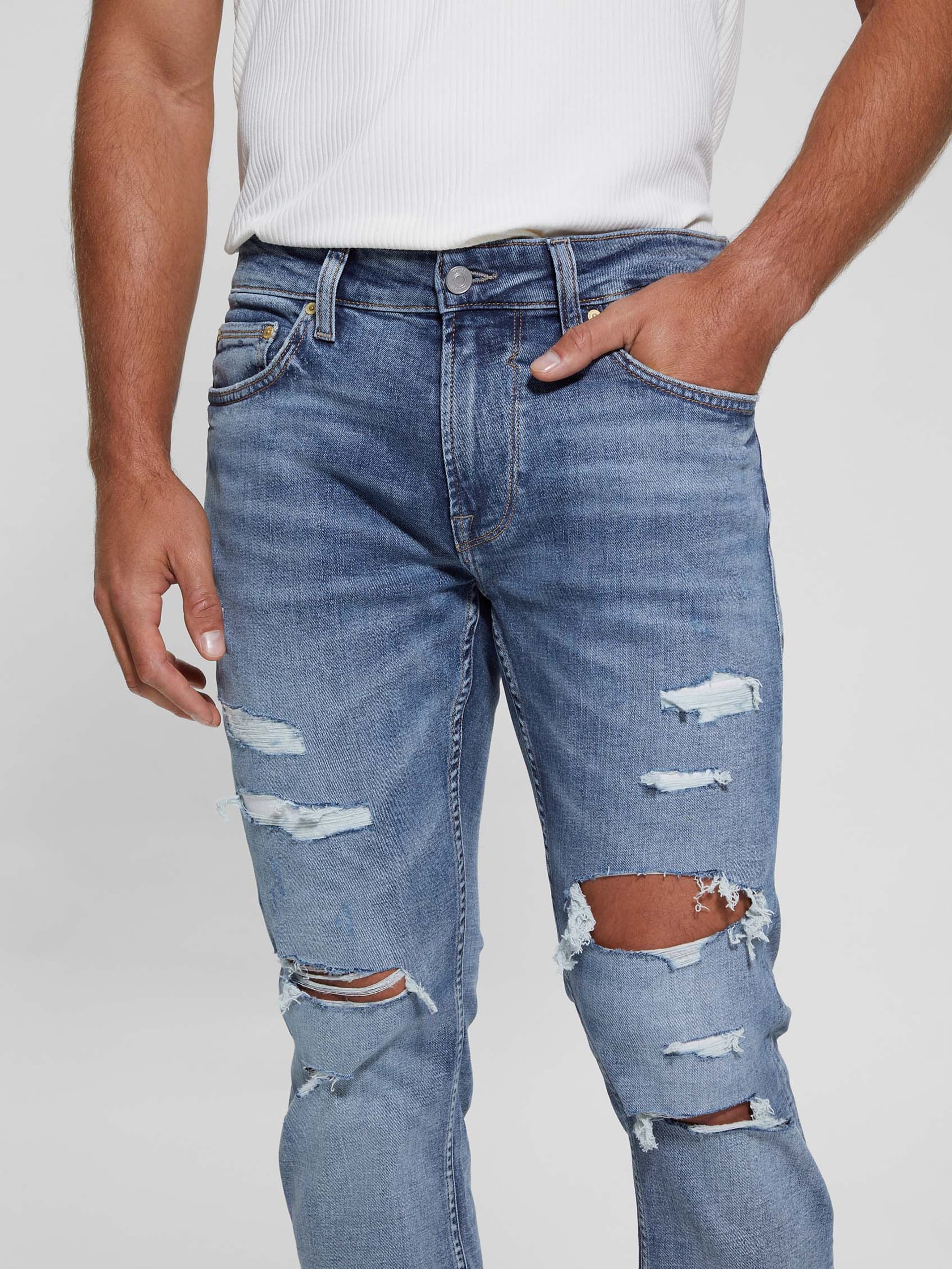 Calça jeans reta destroyed Eco Mateo