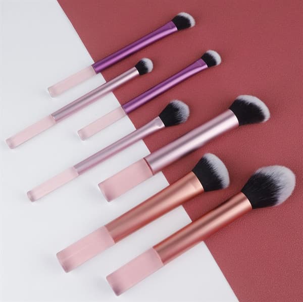 Technique PRO Glam Makeupbørstesett – 7 Deler for Profesjonell Sminkeapplikasjon