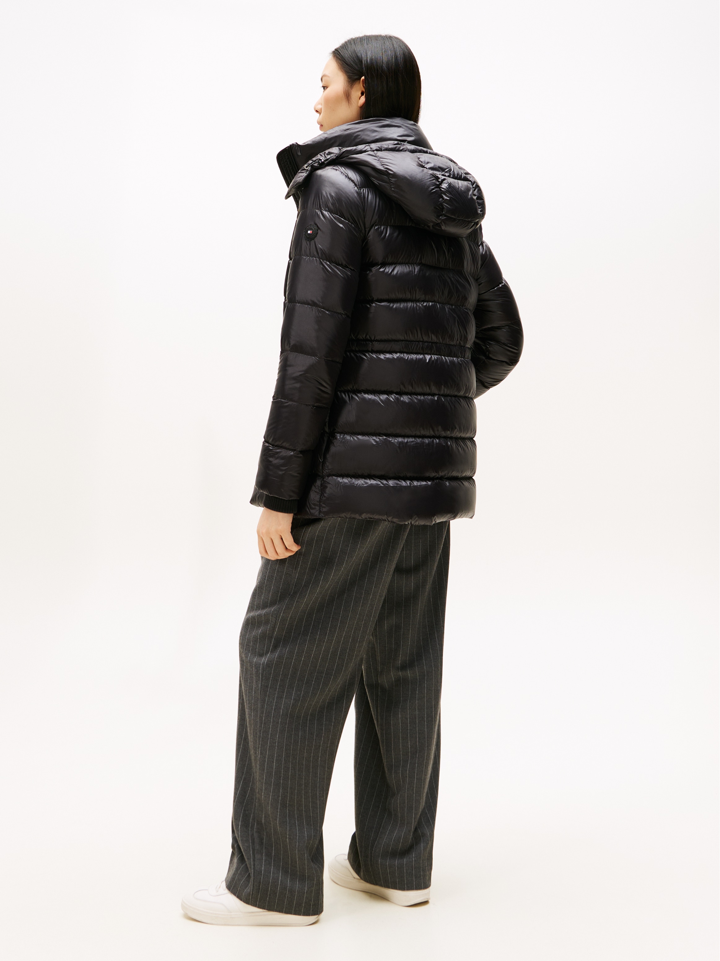 Tommy Hilfiger Steppmantel »GLOSS HW DOWN WAIST REG COAT«, in leicht glänzender Optik