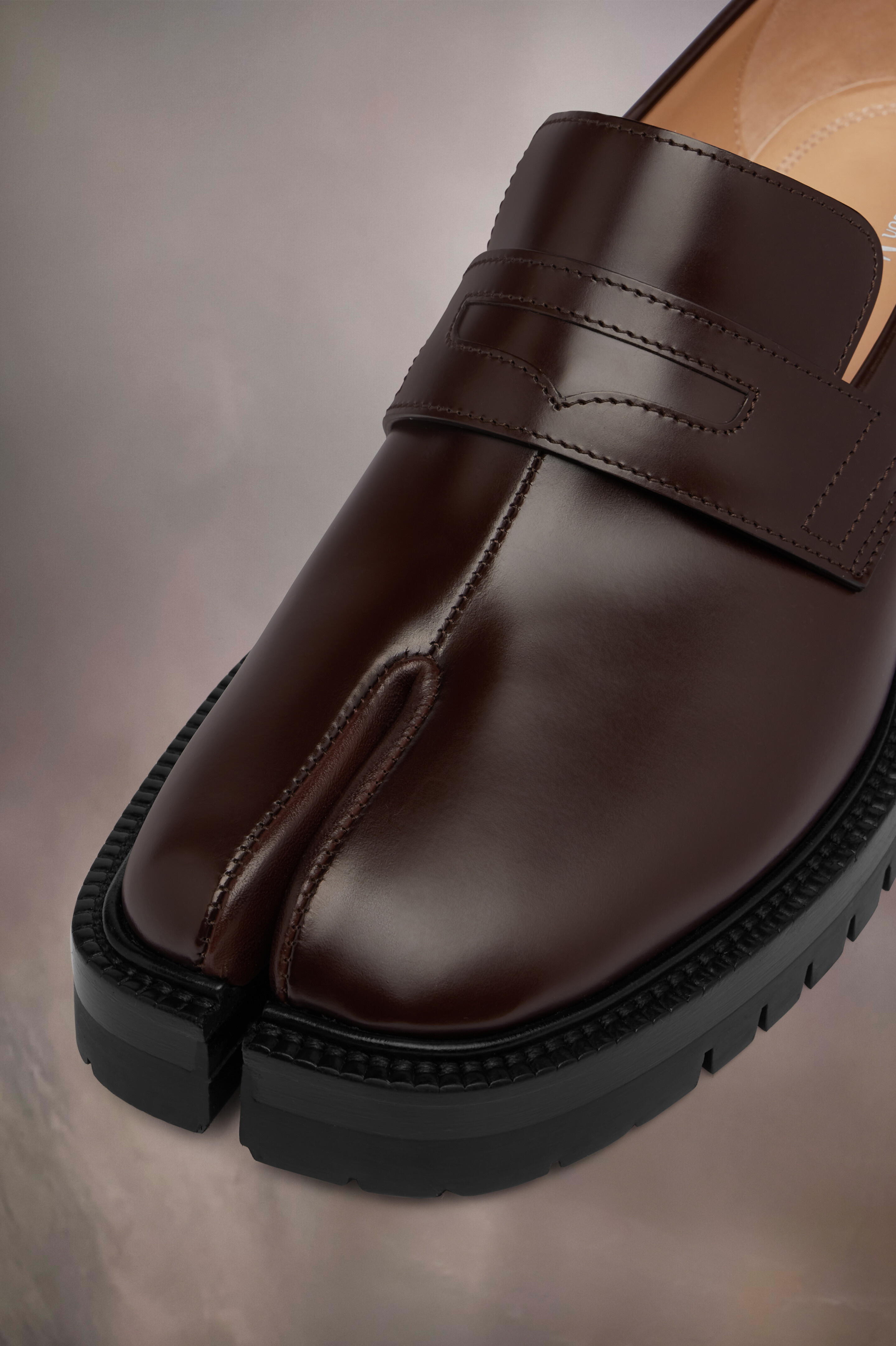 Mocassins Tabi en cuir de veau pour femme Marron