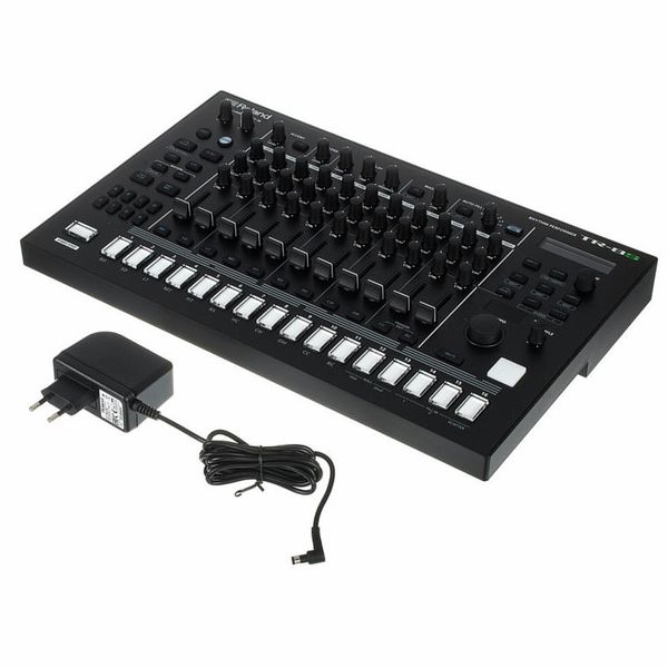 Roland TR-8S Bag Bundle