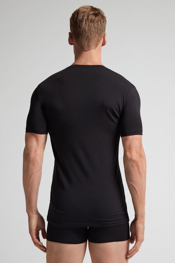 Camiseta de algodão elástico Supima® com decote em V