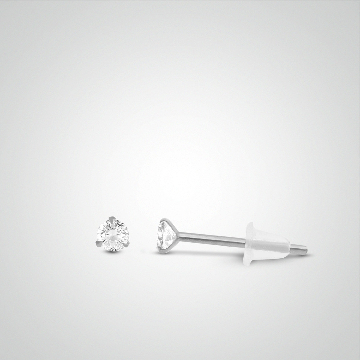 Boucle d'oreille en or blanc avec zircon blanc de 5mm  (vendue à l'unité/non à la paire)