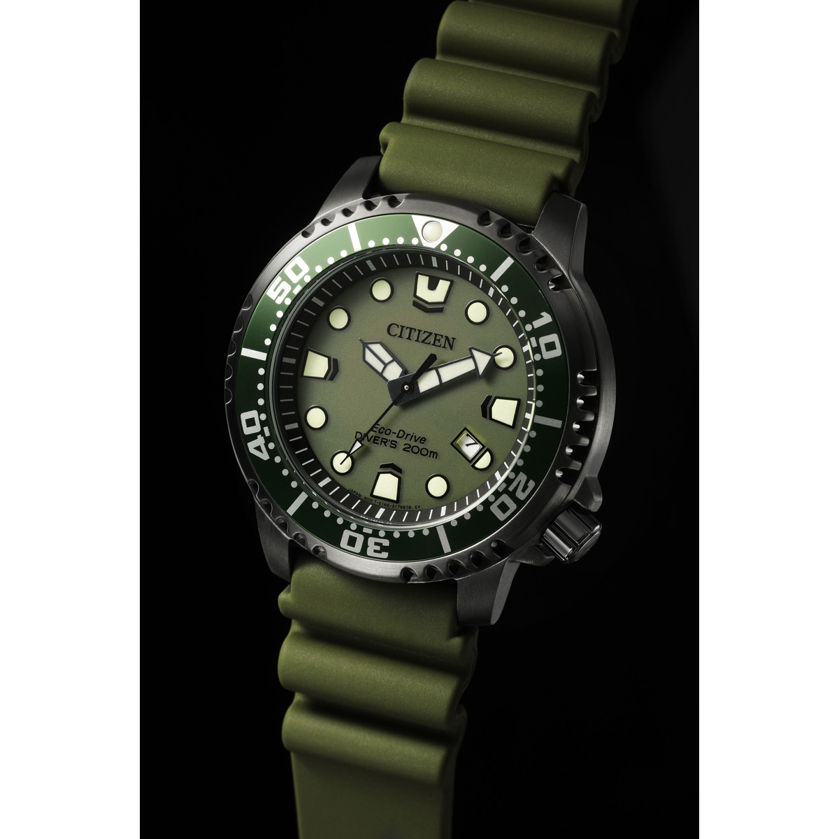 Montre CITIZEN promaster marine homme eco-drive acier bracelet silicone vert olive