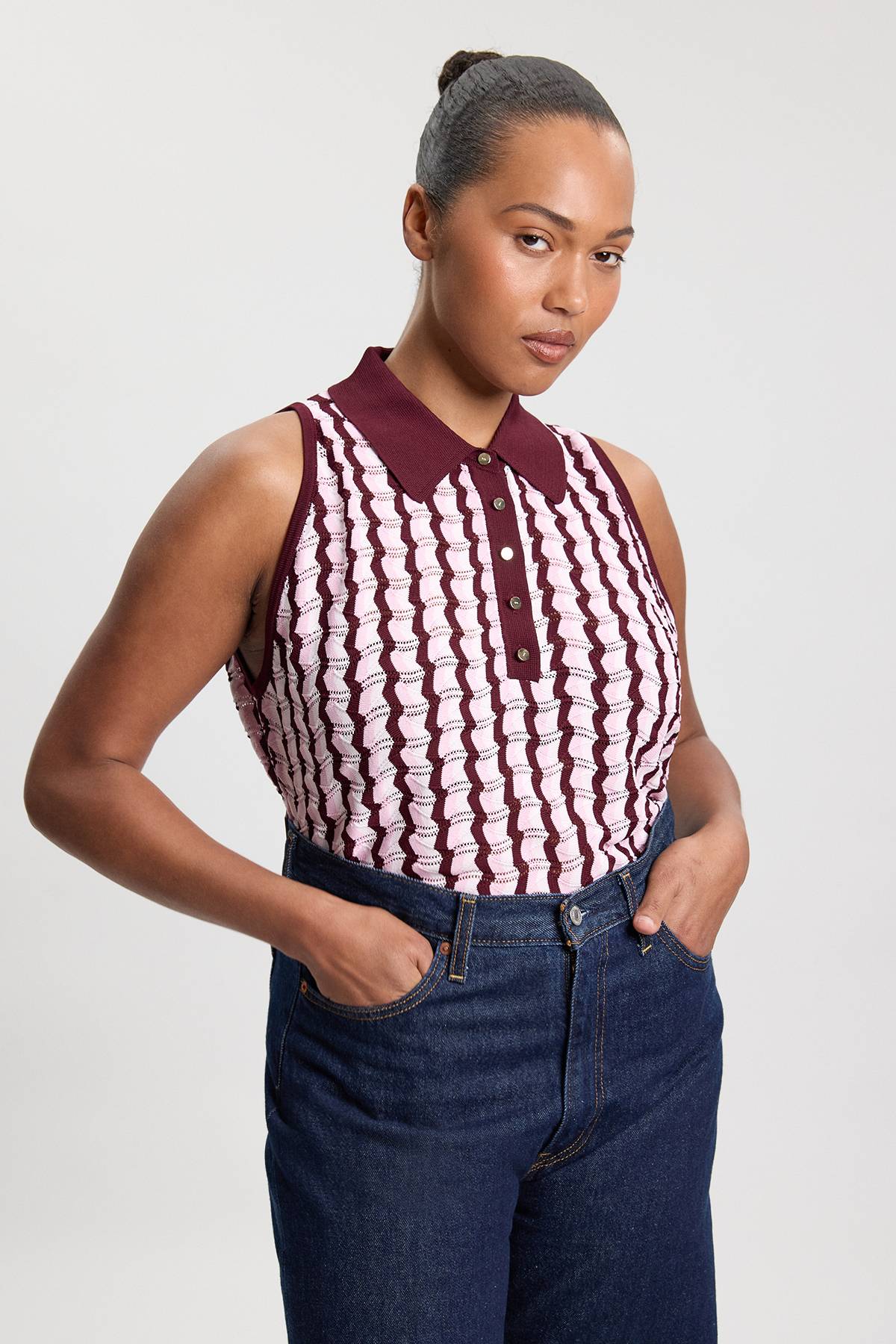 KarenMillen Haut Midi Sans Manches Grande Taille En Maille Ajourée Avec Col Contrasté