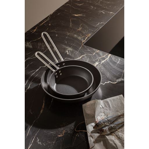 Eva Trio Professional Keramisk Slip-Let Stegepande, Ø24 cm