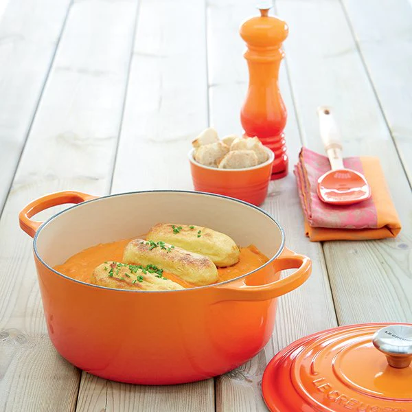 Cocotte fonte rond 26 cm volcanique Le Creuset
