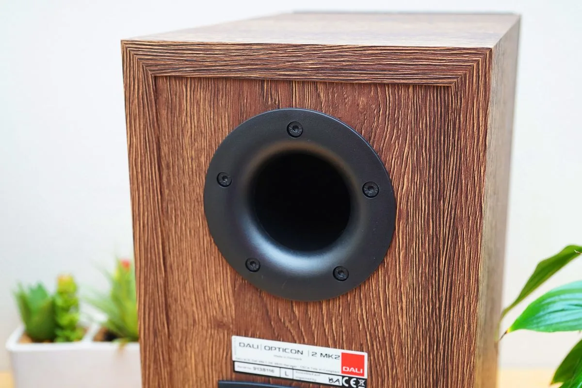 Dali Opticon 2 MKII Chêne foncé (la paire) Enceintes bibliothèque