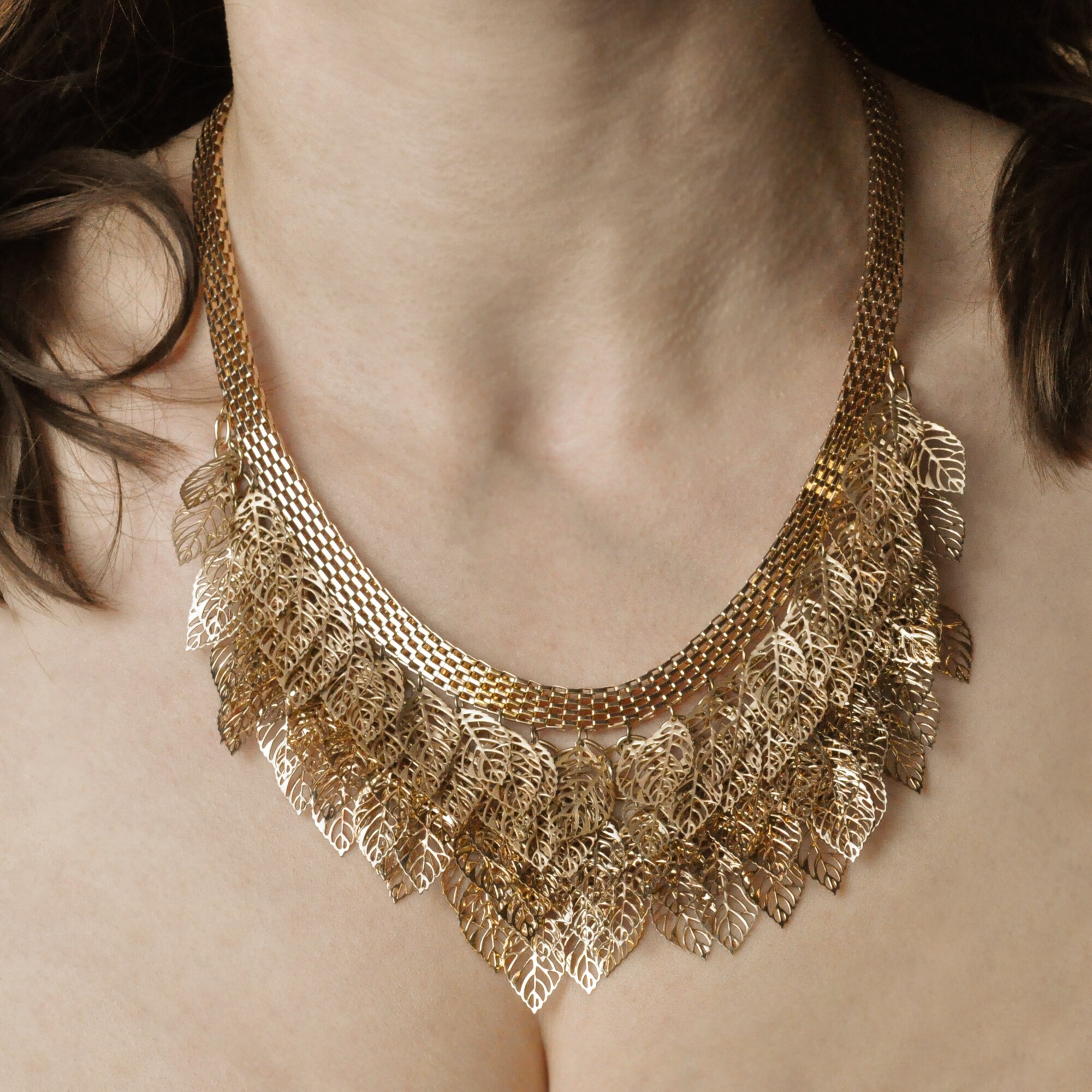 Steuer Modeschmuck Collierkette Metall Metallcollier mit vielen Blättern goldfarben