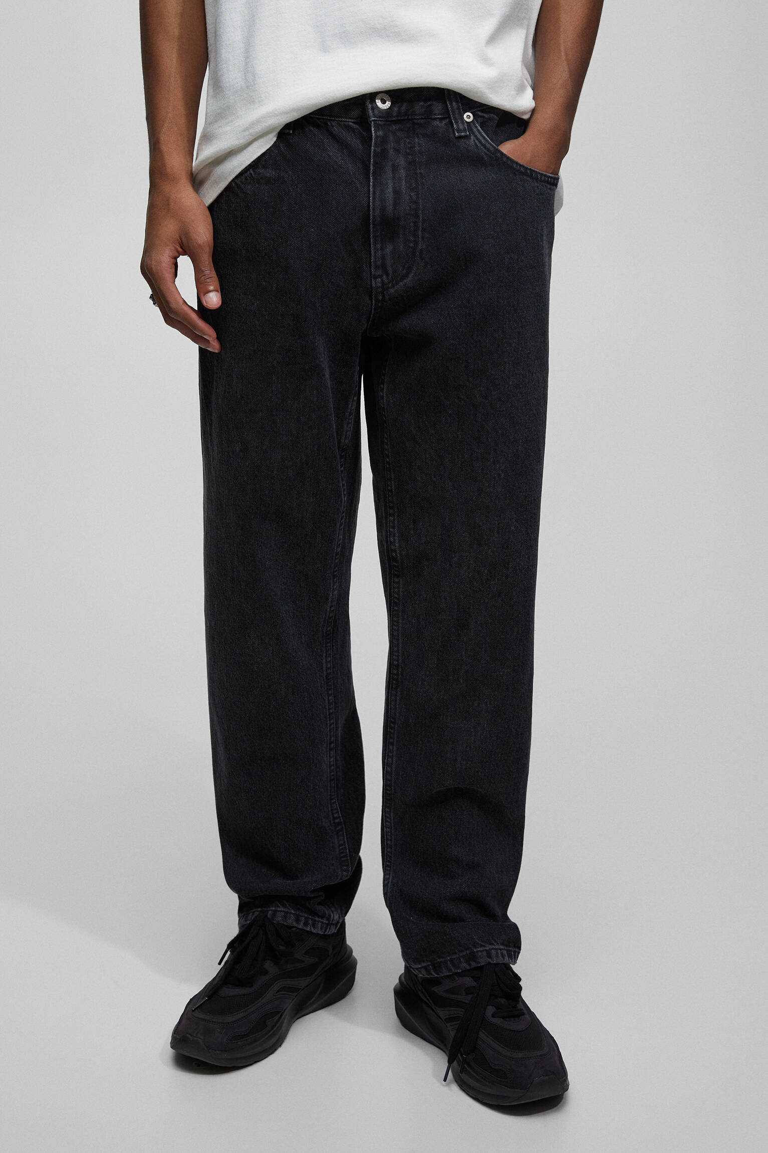 CALÇA JEANS DE PERNA LARGA - PRETA