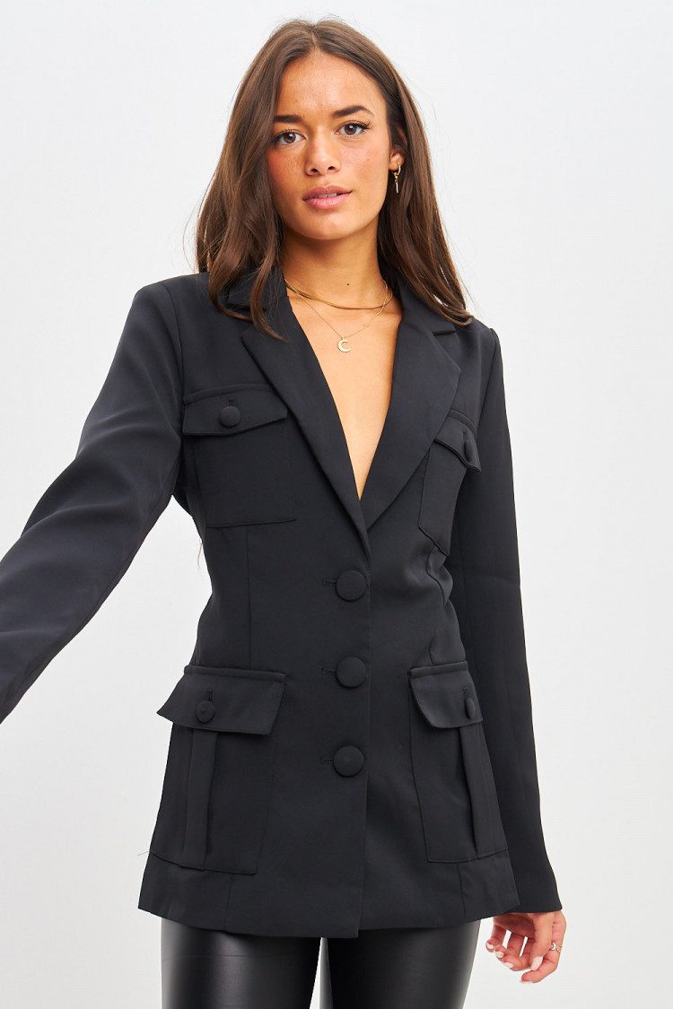 Blazer noir à poches et chaine en métal