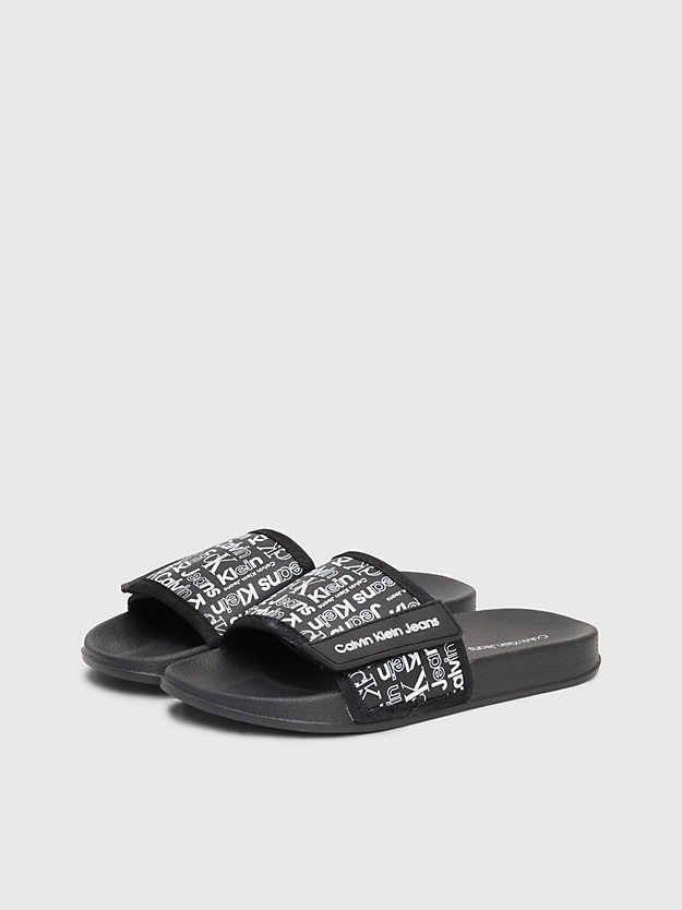 Pantufas infantis com logotipo