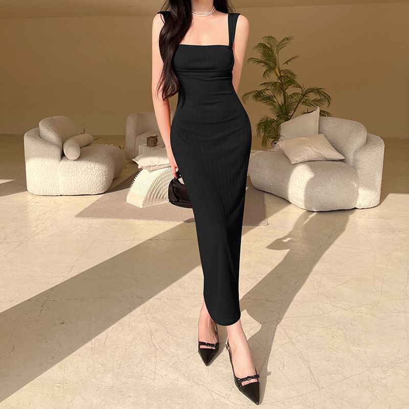 Smackthat - Mouwloze maxi-jurk met vierkante hals en effen kleur