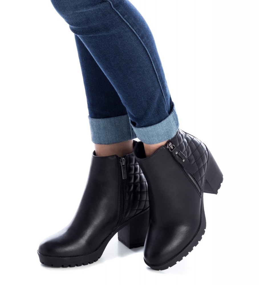 Botas de cano curto Refresh 170022 pretas - Altura do salto: 8 cm -