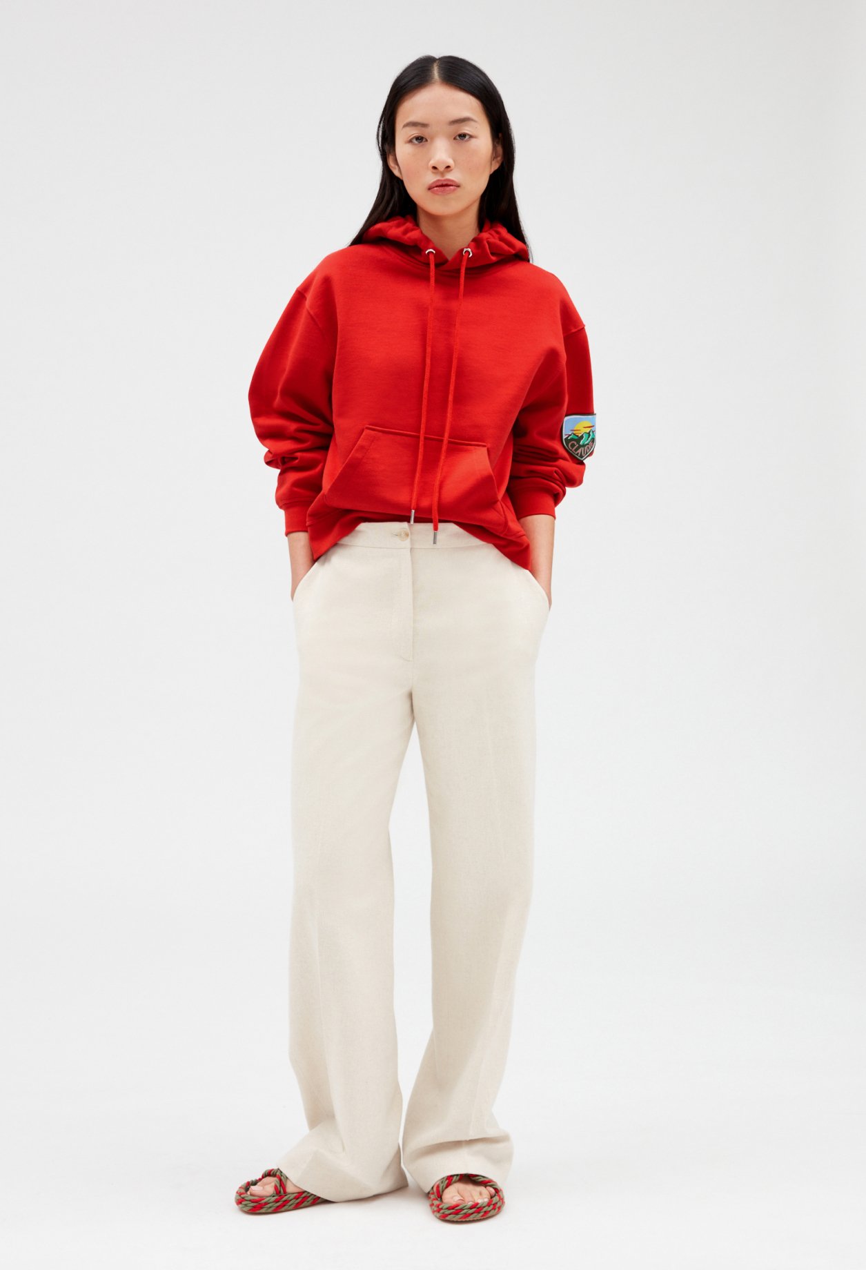 Sweatshirt cropped &agrave; capuche