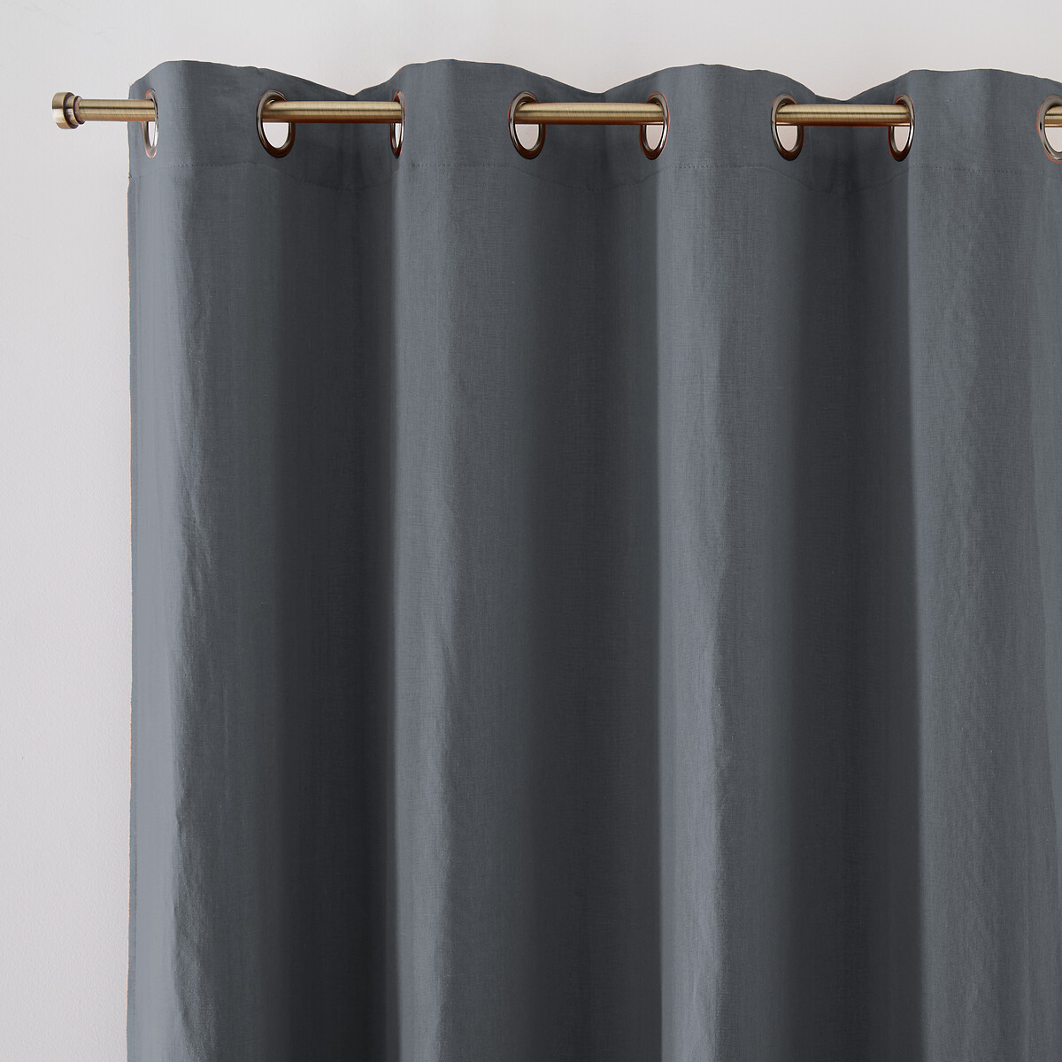LA REDOUTE INTERIEURS<br>Cortina blackout em linho lavado com ilhós Onega