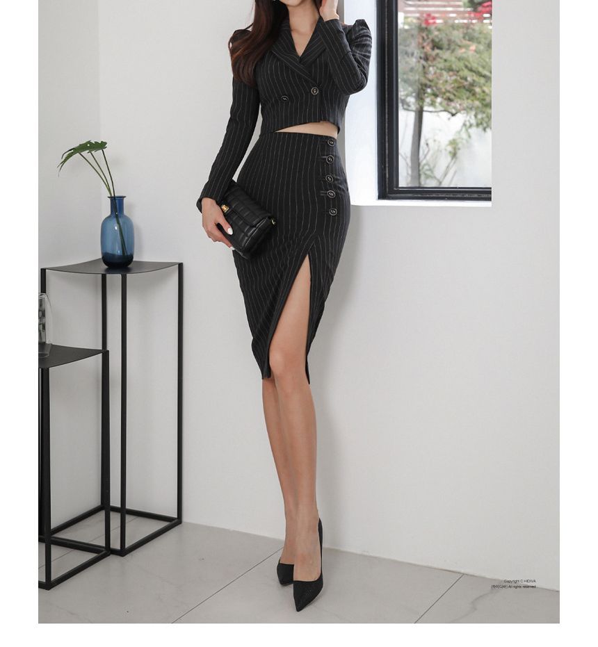 Yilda - Set: Gestreepte cropped double-breasted blazer + hoge taille split kokerrok