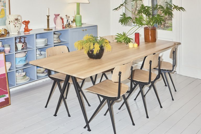 Hay Pyramid 02 tafel 300x85 gerookt eiken, zwart onderstel