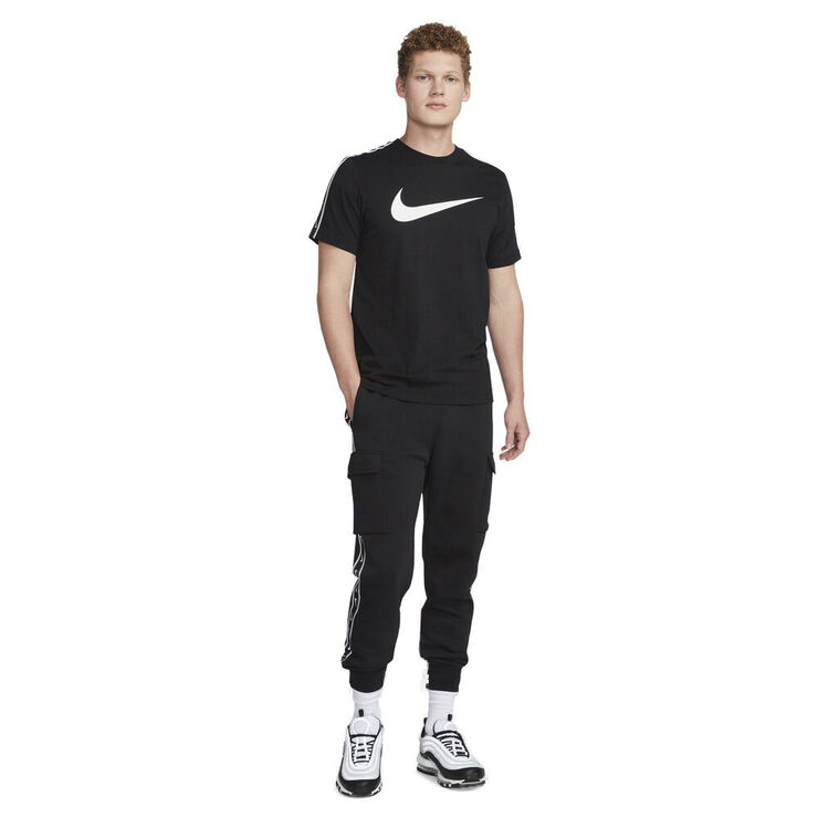 Nike Sportswear Repeat T Shirt Sort