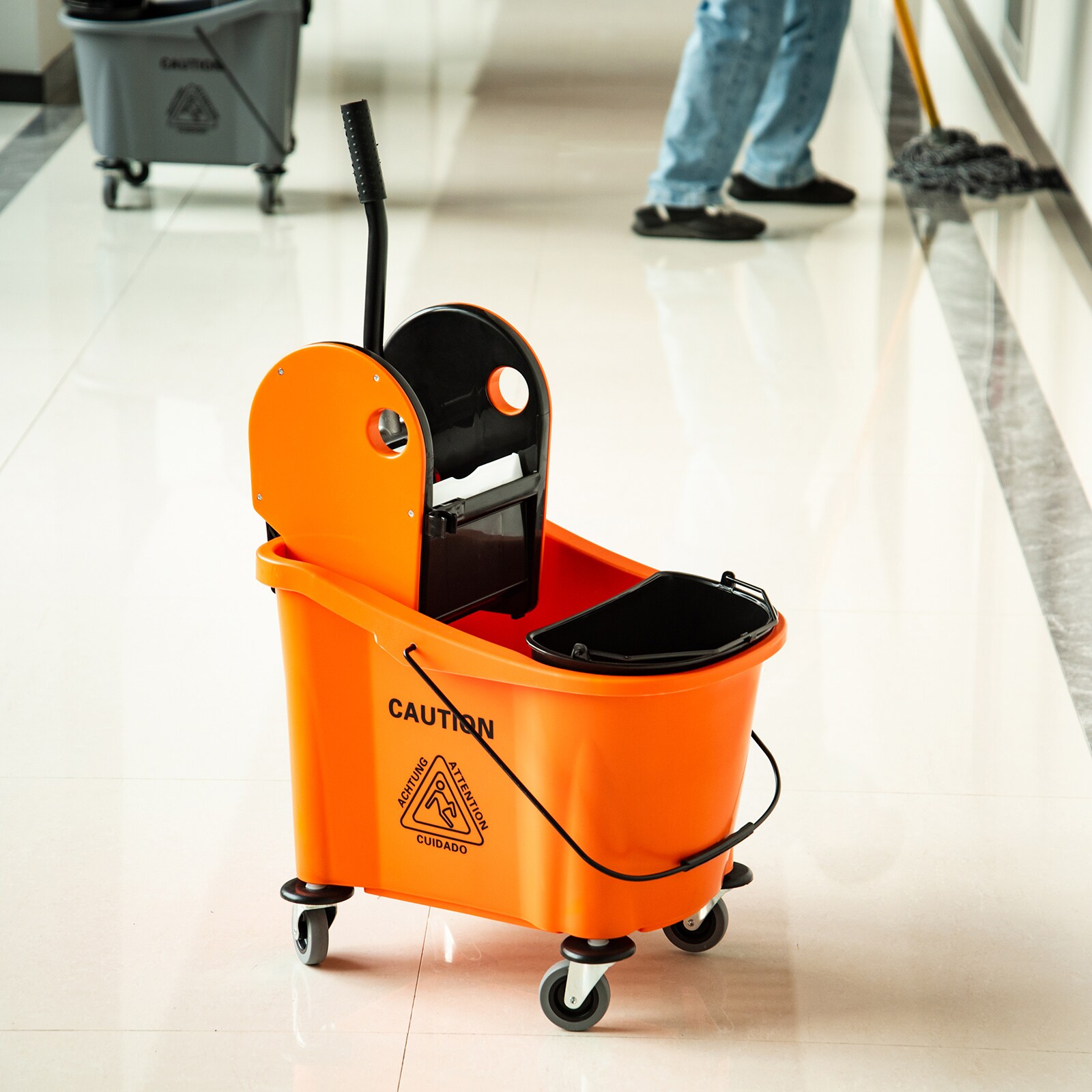 HOMCOM Putzwagen mit Auswringvorrichtung 54 x 41 x 91,5 cm (LxBxH)