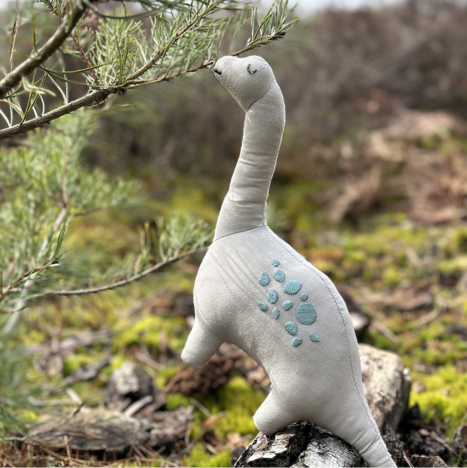 ThreadBear - Tøjdyr - Dinosauren Bronty