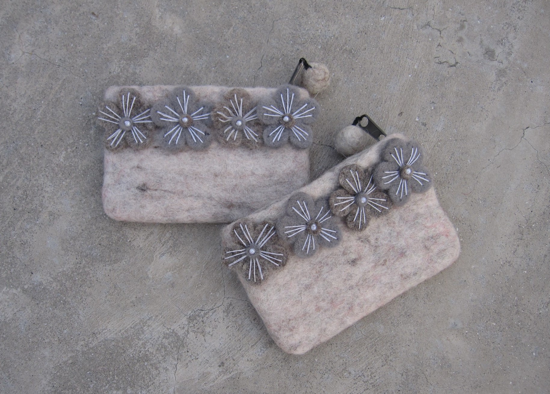 Filz-Etui '4 Blumen', hellgrau, B 16 cm, H 10 cm günstig bestellen