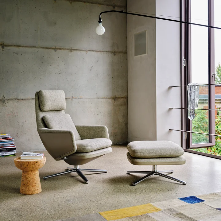 Vitra - Grand Relax Sessel & Ottoman, Aluminium poliert, Cosy 2 fossil, Leder / sand, Filzgleiter