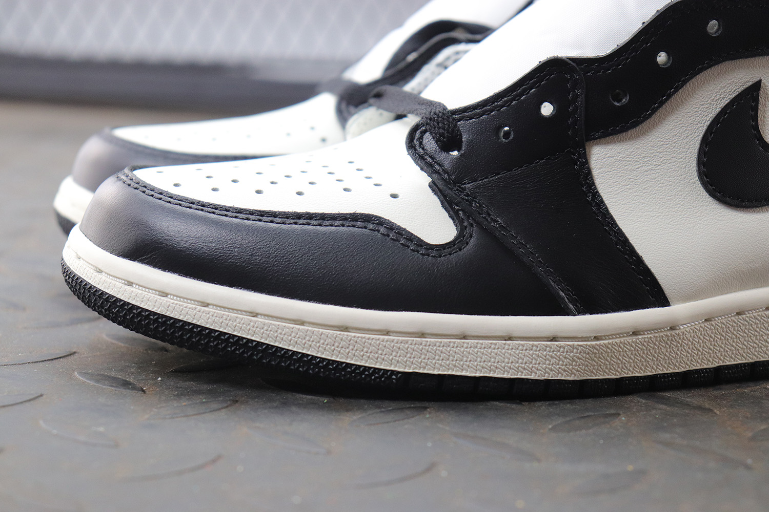 Jordan 1 Retro High Dark Mocha