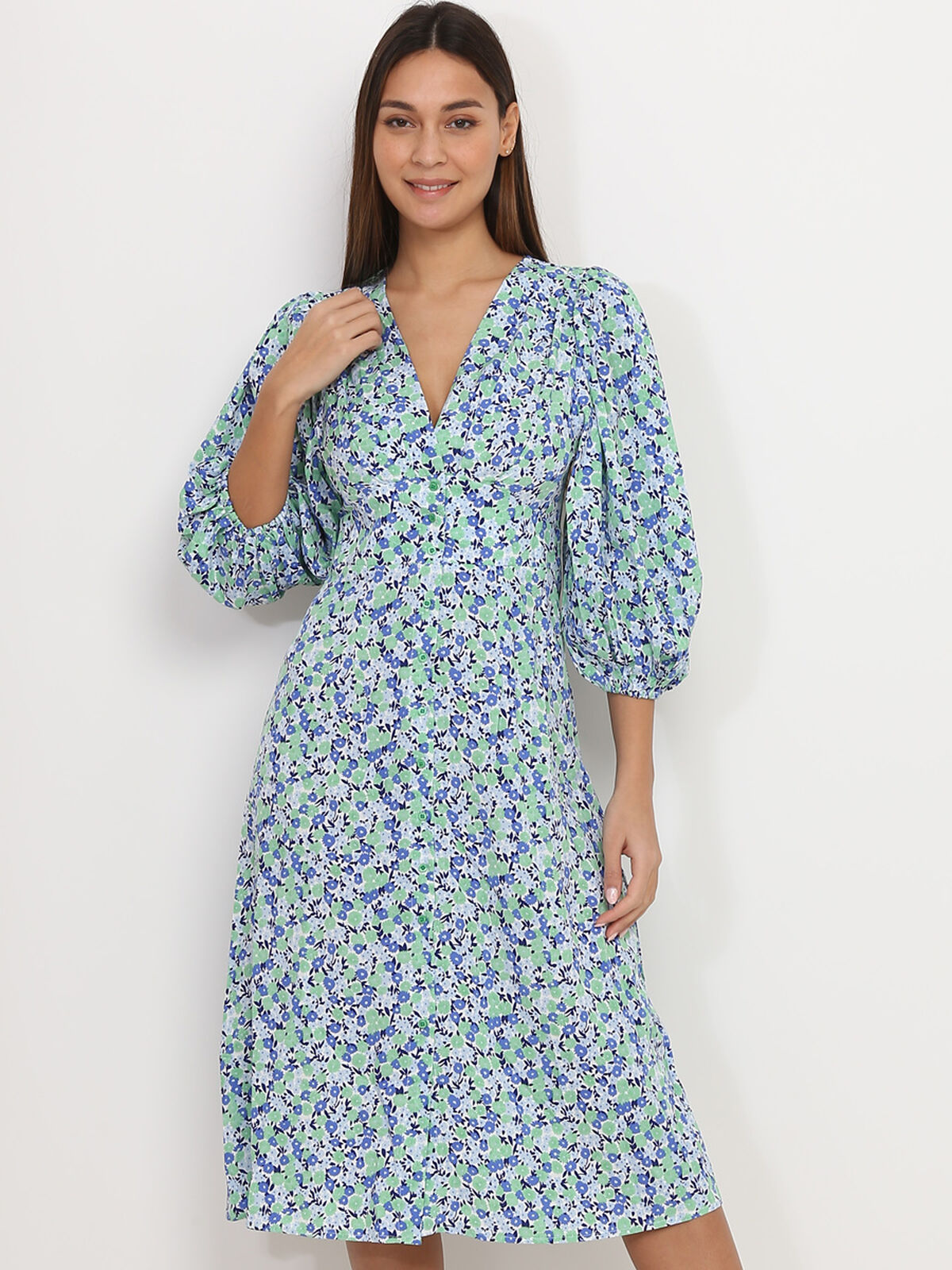 Robe mi-longue fleurie à manches bouffantes- Vert