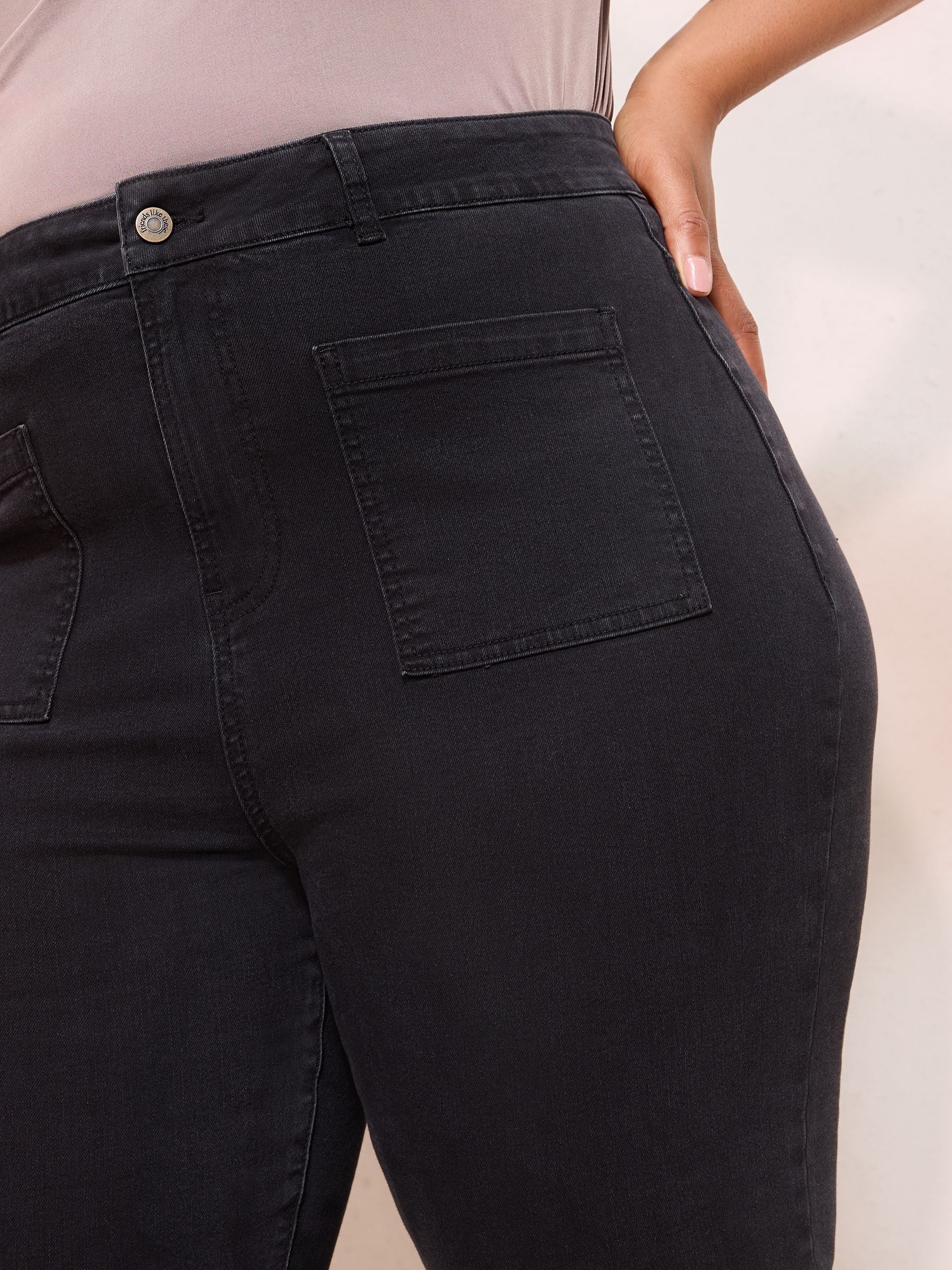 Zwart - Friends Like These jeans met zakken, hoge taille en uitlopende pijpen